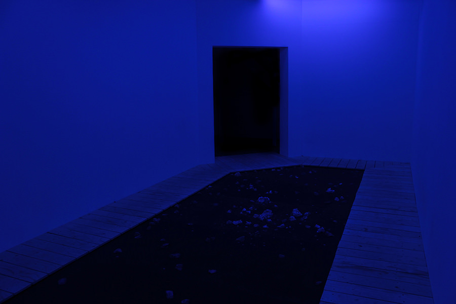 room2black